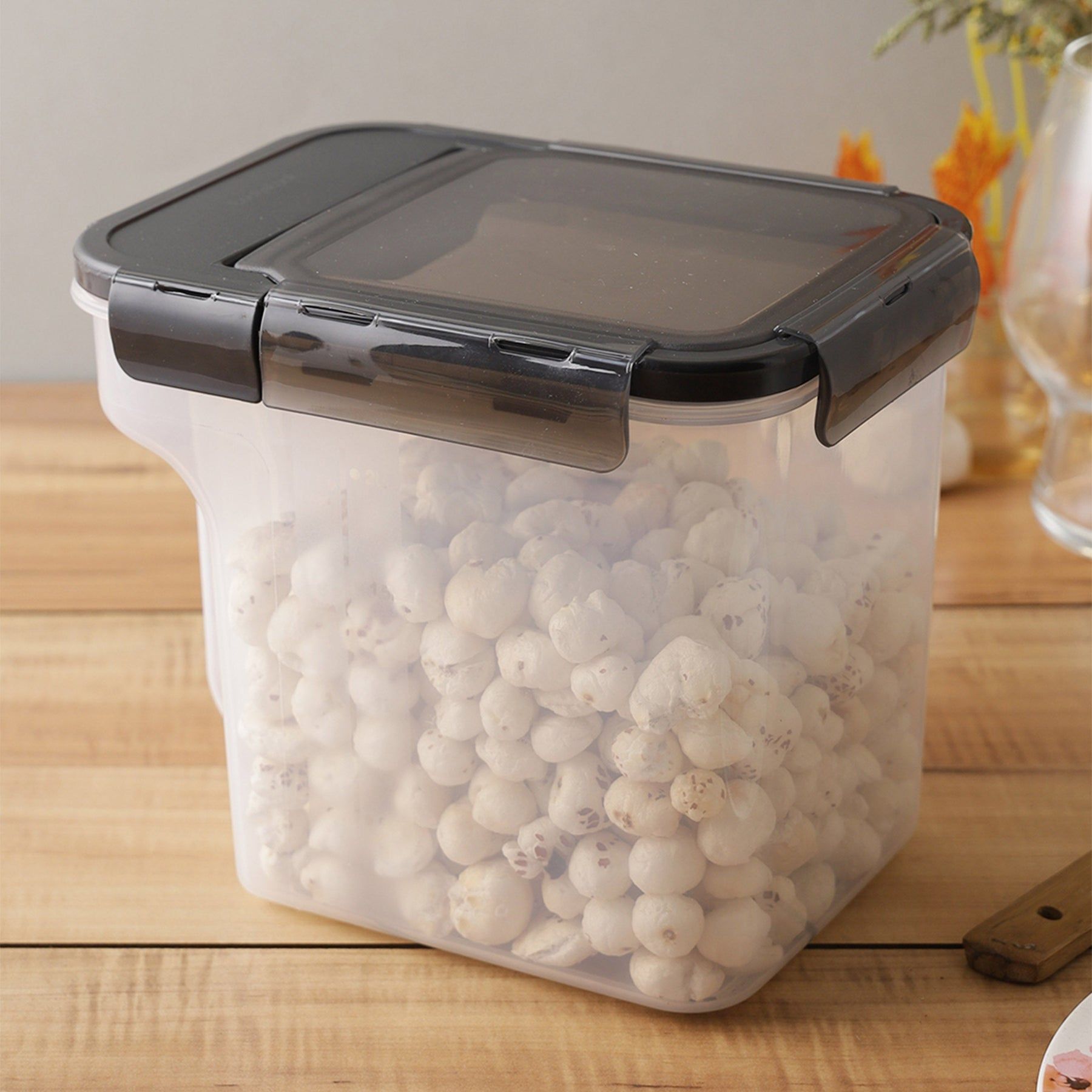 Locknlock Hermetic Pantry Food Container With Air Tight Locking | 2.5ltr | KIE-186924